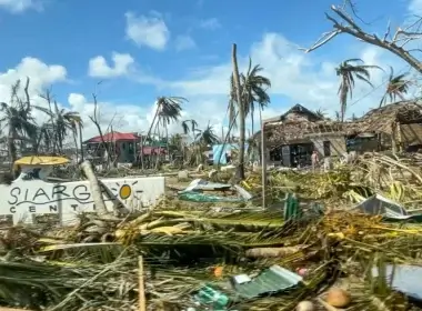 Typhoon Deaths in Philippines Top 140, Mayors Plead for Food