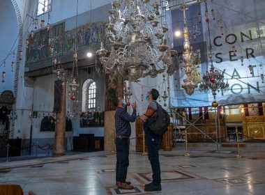 Birthplace of Jesus shut to foreign Christian pilgrims on Christmas because of omicron