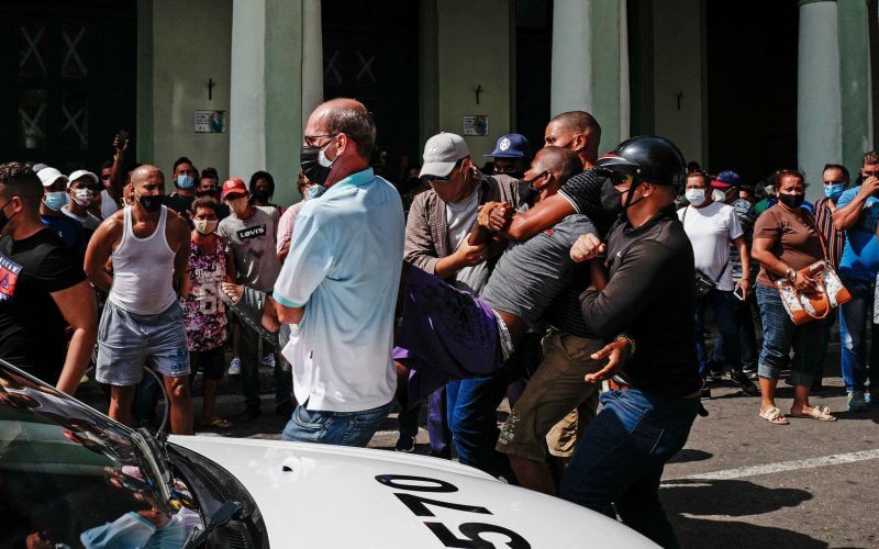 U.S. bans entry for 8 Cuban officials linked to crackdown on protesters