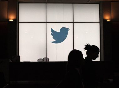 Twitter begins a global test of a new feature: a downvote button
