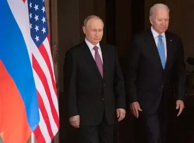 U.S. President Joe Biden and Russia's President Vladimir Putin arrive for the U.S.-Russia summit at Villa La Grange in Geneva, Switzerland June 16, 2021. Saul Loeb/Pool via REUTERS