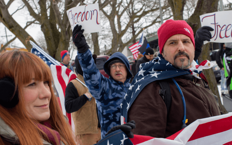 Freedom Convoy protesters gather near the Buffalo Peace Bridge. (John M. Mantel)