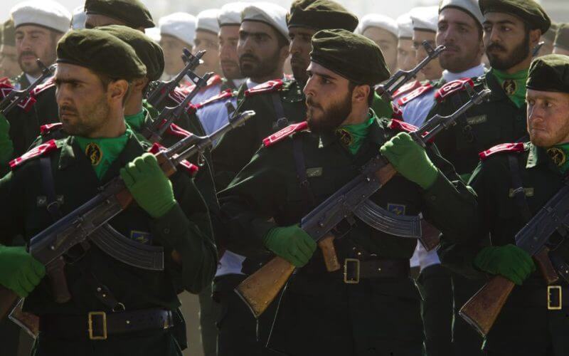 Members of Iran's Revolutionary Guards march during a parade to commemorate the anniversary of the Iran-Iraq war (1980-88), in Tehran September 22, 2010. REUTERS/Morteza Nikoubazl