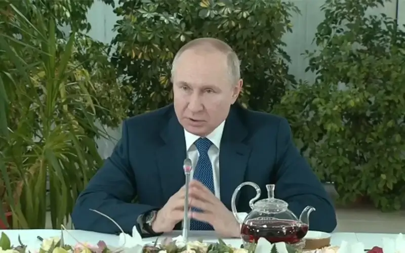 Russian President Vladimir Putin spoke to female flight attendants in comments broadcast on state television on Saturday, March 5, 2022. (Reuters Video)