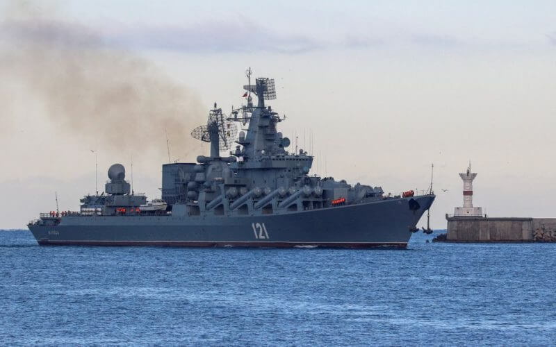 The Russian Navy's guided missile cruiser Moskva sails back into a harbour after tracking NATO warships in the Black Sea, in the port of Sevastopol, Crimea November 16, 2021. REUTERS/Alexey Pavlishak/File Photo