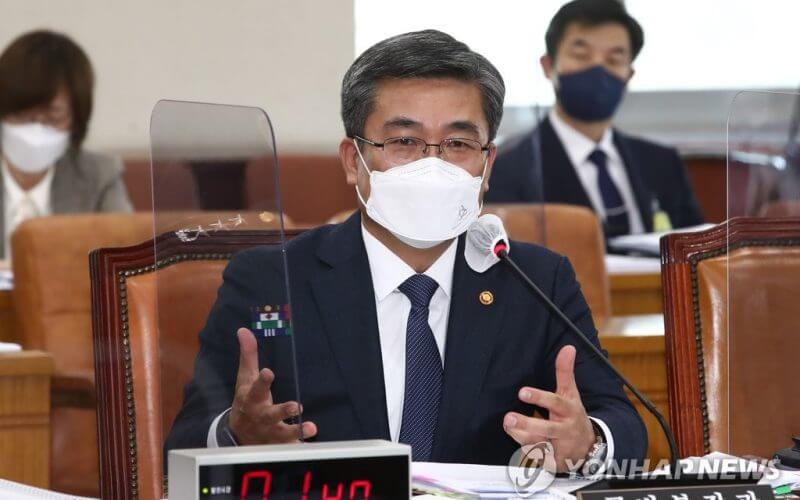This photo, taken on March 22, 2022, shows Defense Minister Suh Wook speaking during a parlimanetary session at the National Assembly in Seoul. (Pool photo) (Yonhap)