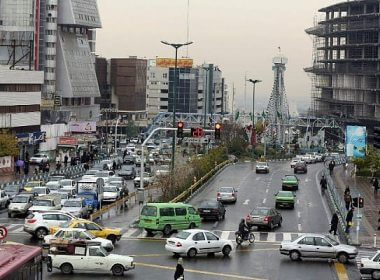 A busy street in Tehran, November 25, 2014. (AFP/Atta Kenare)