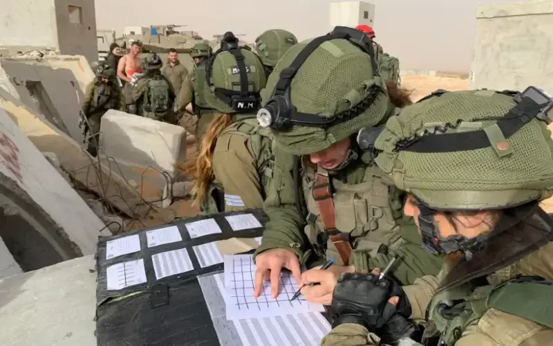 IDF soldiers are seen taking part in an exercise simulating a rescue mission behind enemy lines. (photo credit: IDF SPOKESPERSON'S UNIT)