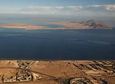 Tiran Island and Sanafir Island in the Straits of Tiran, January 14, 2014. AFP