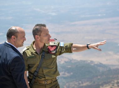 Prime Minister Naftali Bennett and IDF Northern Command Chief Amir Baram tour the northern border on August 3, 2021. (Kobi Gideon/GPO)