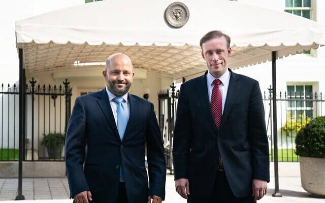 National Security Council chairman Eyal Hulata (L) and US National Security Adviser Jake Sullivan in front of the White House on October 5, 2021. (Jake Sullivan/Twitter)