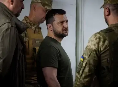 Ukraine's President Volodymyr Zelenskiy visits a position of Ukrainian service members, as Russia's attack on Ukraine continues, in Soledar, Donetsk region, Ukraine June 5, 2022. Ukrainian Presidential Press Service/Handout via REUTERS