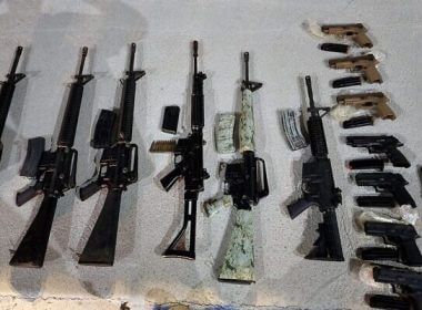 Weapons seized by security forces near Neot Hakikar in southern Israel, after an alleged gun-smuggling over the border with Jordan on June 20, 2022. (Israel Police)