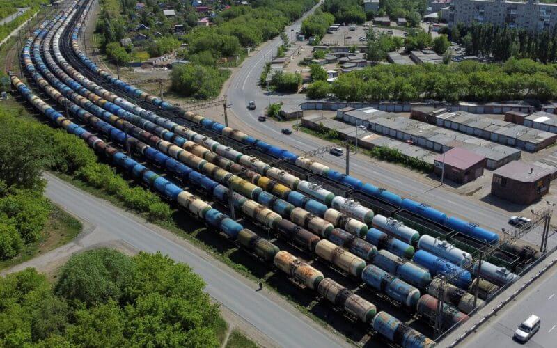 An aerial view shows oil tank cars and railroad freight wagons in Omsk, Russia May 24, 2022. Picture taken with a drone. REUTERS/Alexey Malgavko/File Photo