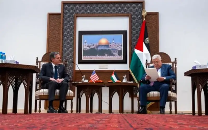 US Secretary of State Antony Blinken (L) meets with Palestinian Authority President Mahmoud Abbas, on March 27, 2022, in the West Bank city of Ramallah. AP Photo/Jacquelyn Martin, Pool