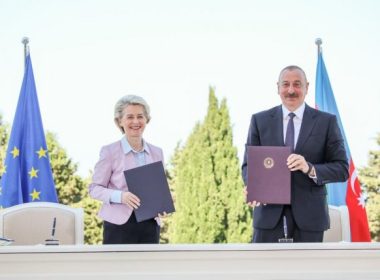 Ursula von der Leyen, president of the European Commission, met with President Ilham Aliyev in Baku and signed a new gas deal doubling imports to help replace fossil fuels from Russia amid the war in Ukraine. Photo courtesy European Commission