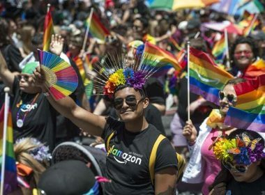 Amazon is an avid supporter of the LGBTQ+ community, and has been an annual sponsor to the pride parade in San Francisco (picture from 2019). © IMAGO / UPI Photo