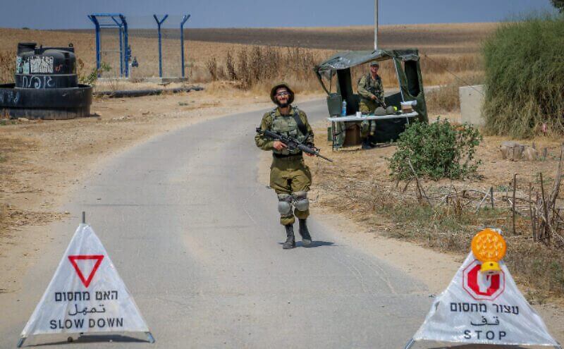 Israeli soldiers block roads near the border with the Gaza Strip on Aug. 3, 2022. Photo by Flash90.