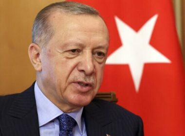 Turkish President Recep Tayyip Erdogan speaks to Russian President Vladimir Putin during their meeting at the Black Sea resort of Sochi, Russia, August 5, 2022. (Vyacheslav Prokofyev, Sputnik, Kremlin Pool Photo via AP)