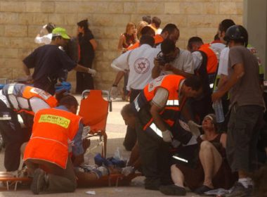 Bodies are taken away following an explosion at the busy cafeteria in east Jerusalem's Hebrew University July 31, 2002. (credit: FLASH90)