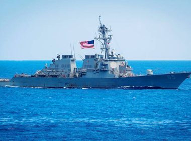 The Arleigh Burke-class guided-missile destroyer USS Benfold sails in formation during exercise Malabar 2018 in the Philippine Sea on June 15, 2018. Photo: Reuters / US Navy