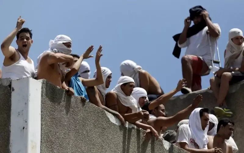 Prisoners take over jail in Venezuela REUTERS