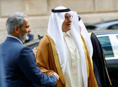 Saudi Arabia's Minister of Energy Prince Abdulaziz bin Salman Al-Saud and OPEC Secretary-General Haitham al-Ghais shake hands at the Organisation of the Petroleum Exporting Countries (OPEC) headquarters in Vienna, Austria October 5, 2022. REUTERS/Lisa Leutner