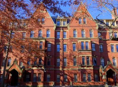 Matthews Hall, Harvard University. Photo: Daderot/Wikimedia Commons.