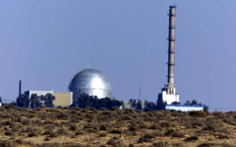 View of the Israeli nuclear facility in the Negev Desert outside Dimona (photo credit: JIM HOLLANDER / POOL / REUTERS)
