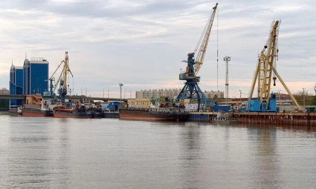 Astrakhan Port (Source: Wikimedia Commons)