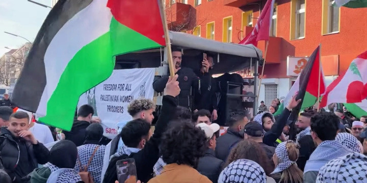 Pro-Palestinian demonstrators gather in Berlin. Photo: Screenshot