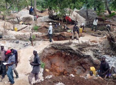 Artisanal miners at work in northern Nigeria. Nigeria is looking for big investors to mechanise mining on a big scale. DTN