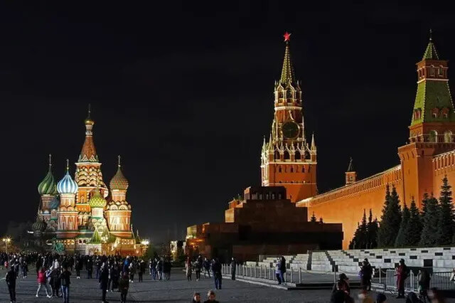 A view shows the St. Basil's Cathedral and the Kremlin before the lights are switched off for Earth Hour in Moscow, Russia March 27, 2021. Reuters Images/Tatyana Makeyeva