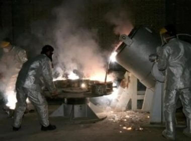 Iranian technicians work at a uranium processing site in Isfahan. (photo credit: REUTERS)