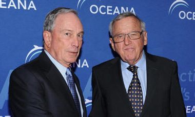 Former Mayor of New York City Michael Bloomberg (L) and philanthropist Hansjorg Wyss attend Oceana's 2015 New York City benefit at Four Seasons Restaurant on April 1, 2015 in New York City. (Photo by Craig Barritt/Getty Images for Oceana)