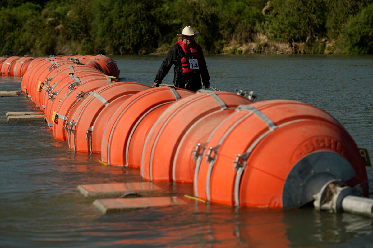 A Judge Orders Texas to Move a Floating Barrier That’s Used to Deter ...