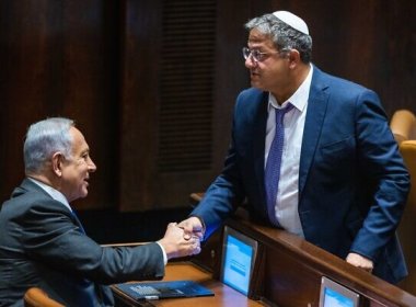 Prime Minister Benjamin Netanyahu (left) with Otzma Yehudit party chief MK Itamar Ben Gvir. Olivier Fitoussi/ Flash90