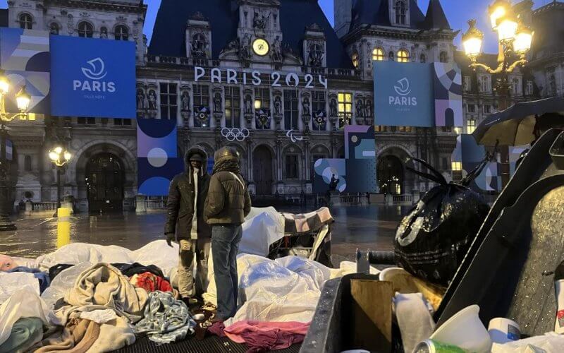 African migrants living in front of Paris City Hall. twitter.com