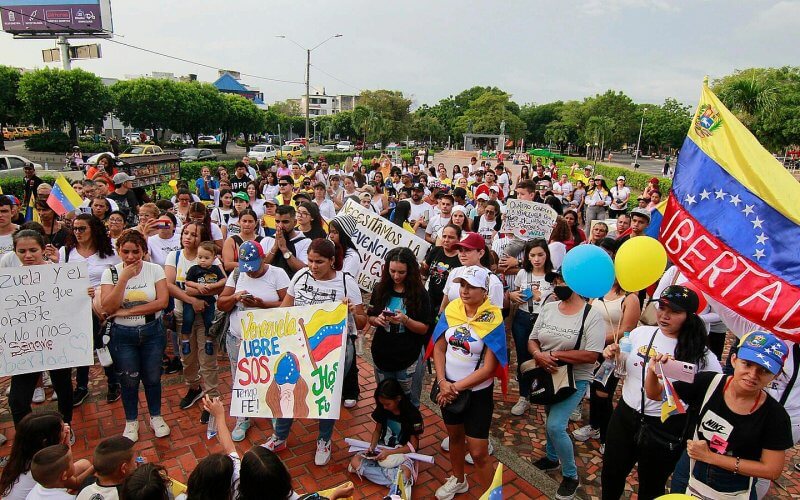 Venezolanos en Colombia protestando contra el fraude electoral | EFE