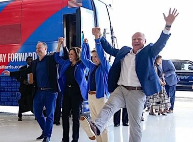 Kamala Harris, Gov. Tim Walz, Second Gentleman Doug Emhoff and Mrs. Walz greet supporters at a hangar at Pittsburgh International Airport, Pennsylvania, Sunday, Aug. 18, 2024. wnd.com