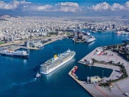 The port of Piraeus in Greece. mediterranean-cruise-ports-easy.com