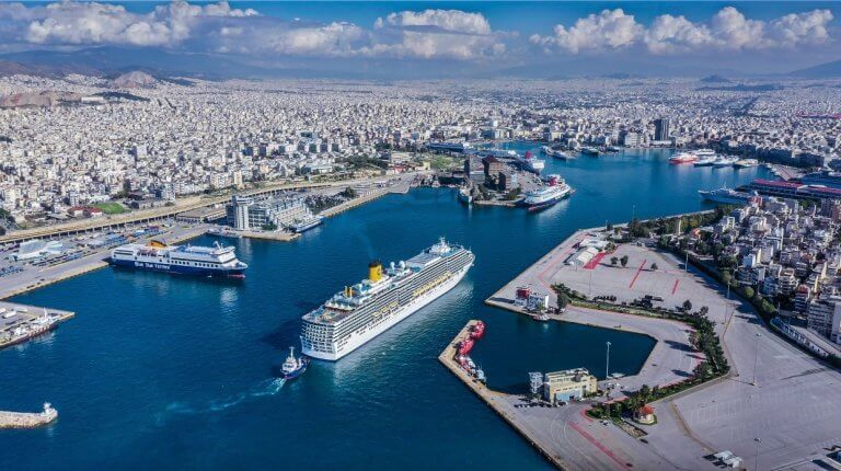 The port of Piraeus in Greece. mediterranean-cruise-ports-easy.com