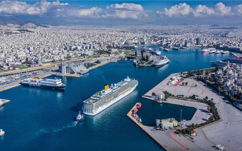 The port of Piraeus in Greece. mediterranean-cruise-ports-easy.com