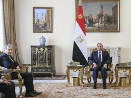 Egyptian President Abdel-Fattah el-Sissi, right, meets with Iranian Foreign Minister Abbas Araghchi, at the Presidential Palace in Cairo, Egypt, Thursday, Oct.17, 2024. Egyptian Presidency Media Office