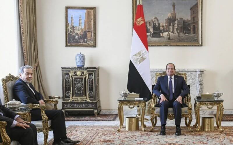 Egyptian President Abdel-Fattah el-Sissi, right, meets with Iranian Foreign Minister Abbas Araghchi, at the Presidential Palace in Cairo, Egypt, Thursday, Oct.17, 2024. Egyptian Presidency Media Office