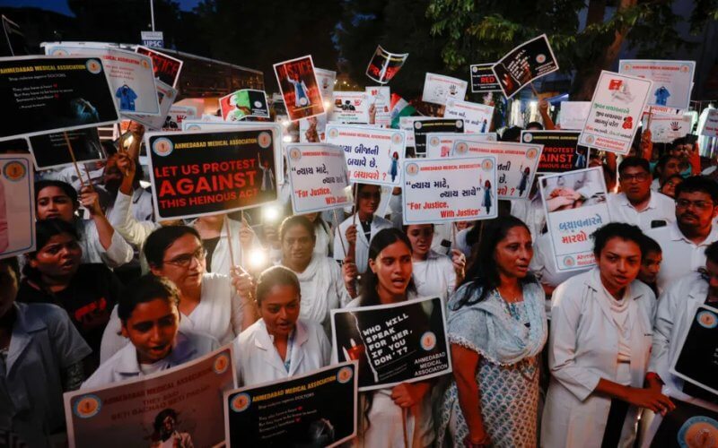 Doctors in India protest against the rape and murder of a female colleague in Kolkata. Reuters